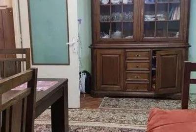 Apartament cu 3 camere semidecomandat în Cornișa