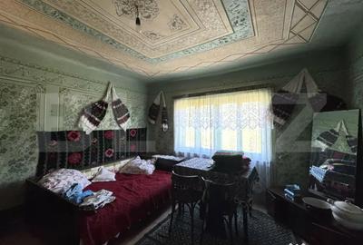 Casă cu 3 camere cu Teren 1789 Mp în Central - 1