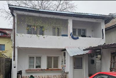 Casă individuală cu 6 camere în Militari