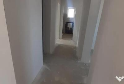 Casă cu 3 camere cu Teren 550 Mp în Satu Nou de Jos - 2