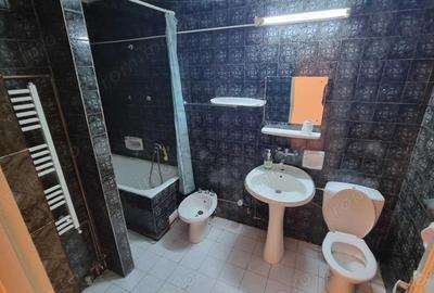 Vand apartament cu 2 camere 64 mp utili, etaj 1, balcon pe col? + boxa inalta inscrisa in CF - 8