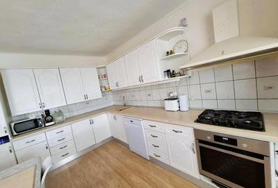 Casă cu 6 camere cu Teren 3150 Mp în Central - 16