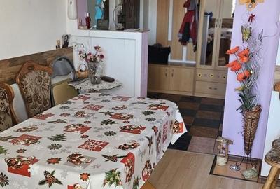 Apartament cu 3 camere decomandat în 1 Mai - 2
