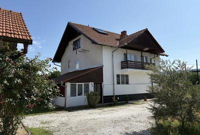 Casă cu 4 camere în Râu Bărbat - 1