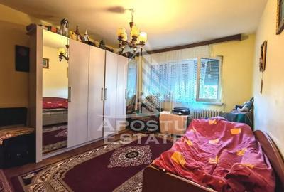Apartament cu 4 camere semidecomandat în Dacia