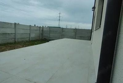 Casă cu Teren 456 Mp în Malu Mare - 1