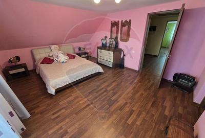 CASĂ SPAȚIOASĂ ȘI PRIMITOARE ÎN CENTRUL ORAȘULUI  AVRIG JUD,  SIBIU - 13