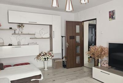 Apartament cu 3 camere decomandat în 1 Mai - 2