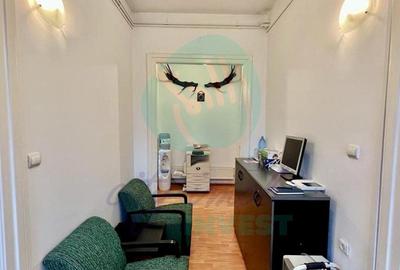 Casă individuală cu 8 camere cu Canalizare în Parcul Carol - 3