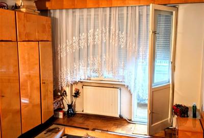 Apartament cu 4 camere decomandat în Central - 1