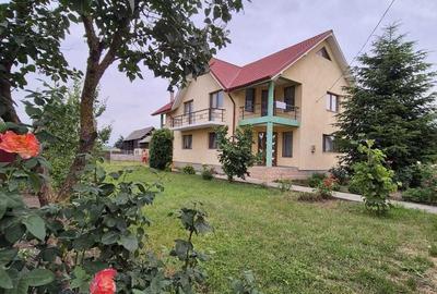 Casă cu 4 camere în Siretu - 8