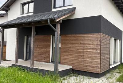 Casă cu 4 camere cu Teren 500 Mp în Cristian - 1