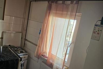 Garsonieră decomandată în Rovine - 4