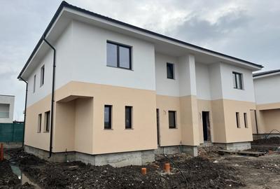 De vanzare duplex 4 camere in apropiere de DN1 Corbeanca - 1