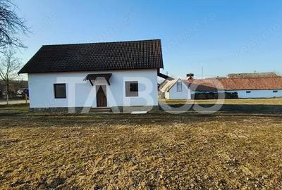 Casă cu 3 camere cu Teren 5039 Mp în Pianu - 11