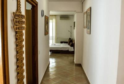 Statiunea Mamaia(Butoaie)- 3 camere decomandate, etaj parter cu balcon - 4