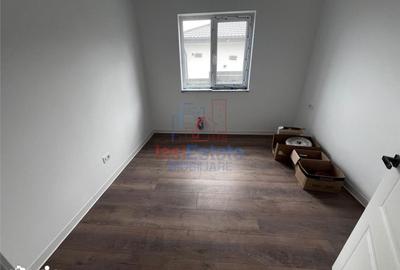 Casă cu 4 camere cu Teren 410 Mp în Miroslava - 9