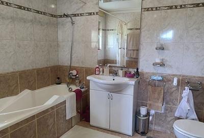 Casă cu 4 camere în Băcia - 8