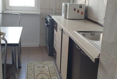 Apartament cu 3 camere, mobilat în 1 Mai - 2