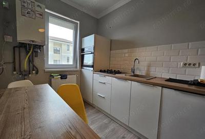 Apartament cu 3 camere semidecomandat în Girocului - 13