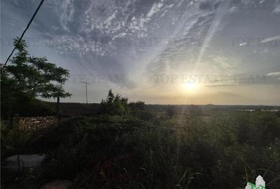 Teren de 600 mp, în Palazu Mare