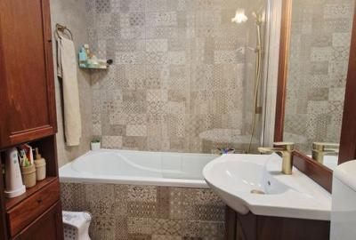 Apartament cu 2 camere semidecomandat, mobilat în Baicului