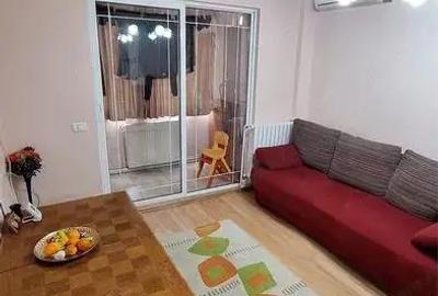 Apartament cu 2 camere semidecomandat, mobilat în Central