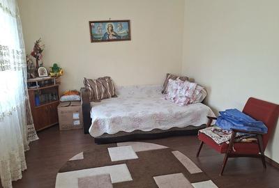 Casă cu 3 camere decomandat în Central - 1