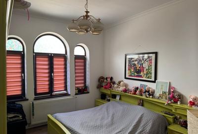 De vanzare casa deosebita in stil Brancovenesc in zona centrala a orasului - 6