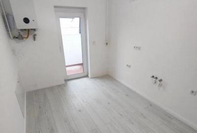 Apartament cu 4 camere decomandat în Tineretului - 2