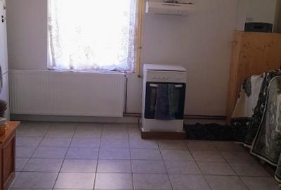 Apartament cu 3 camere decomandat în Complex Studențesc - 1