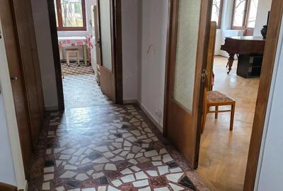 Casă cu Teren 422 Mp în Central - 3