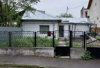Casă cu 2 camere în Central