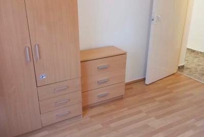 Dau spre închiriere apartament 3 camere Str Alexandru Vlahuță 21 - 2