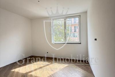 Apartament cu 3 camere în Plopilor