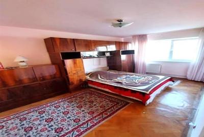 CIRCUMVALATIUNII - 3 cam - 1 baie - 1 balcon - centrala proprie - ETAJ 3 - 4