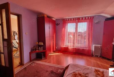 Casă cu 4 camere în Păulești - 12