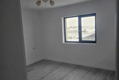 Casă cu 7 camere cu Teren 412 Mp în Malu Mare - 4