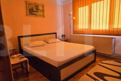 Apartament cu 3 camere semidecomandat, mobilat în Micro 4 - 1