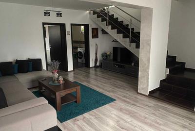 Casă cu 4 camere cu Teren 250 Mp în Geamăna - 1
