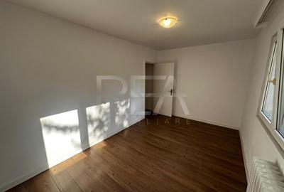 Apartament 3 Camere , Etajul 2 , Zona Alexandru Obregia