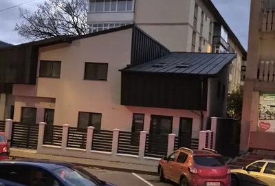 Spațiu comercial, de 280 mp, în Central - 4