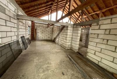 Casă cu 6 camere cu Teren 500 Mp în Central