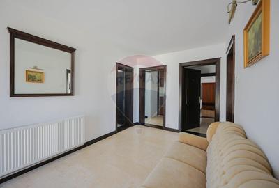 De inchiriat Casa/Pensiune in zona Nufarul - 26
