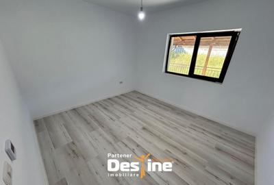 Casă cu 4 camere cu Canalizare în Valea Lupului - 5