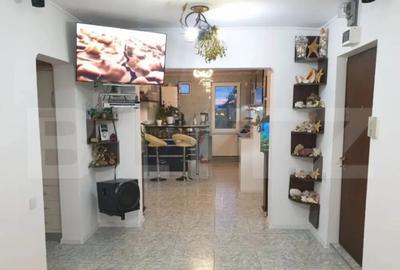 Apartament cu 4 camere decomandat în Tractorul - 4