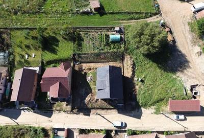 Teren de 842 mp, în Est - 3