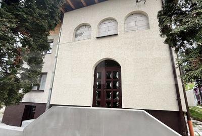 Casă cu 4 camere în Central - 6