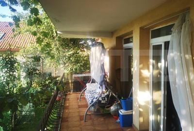 Casă individuală cu 10 camere cu Garaj în Tractorul