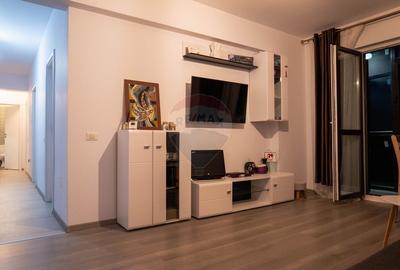 Vanzare apartament 3 camere, decomandat spatios si luminos, Dobroesti - 1